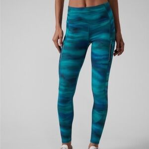 Athleta Rainier Ombre Tights Leggings in Brilliance Cool size M